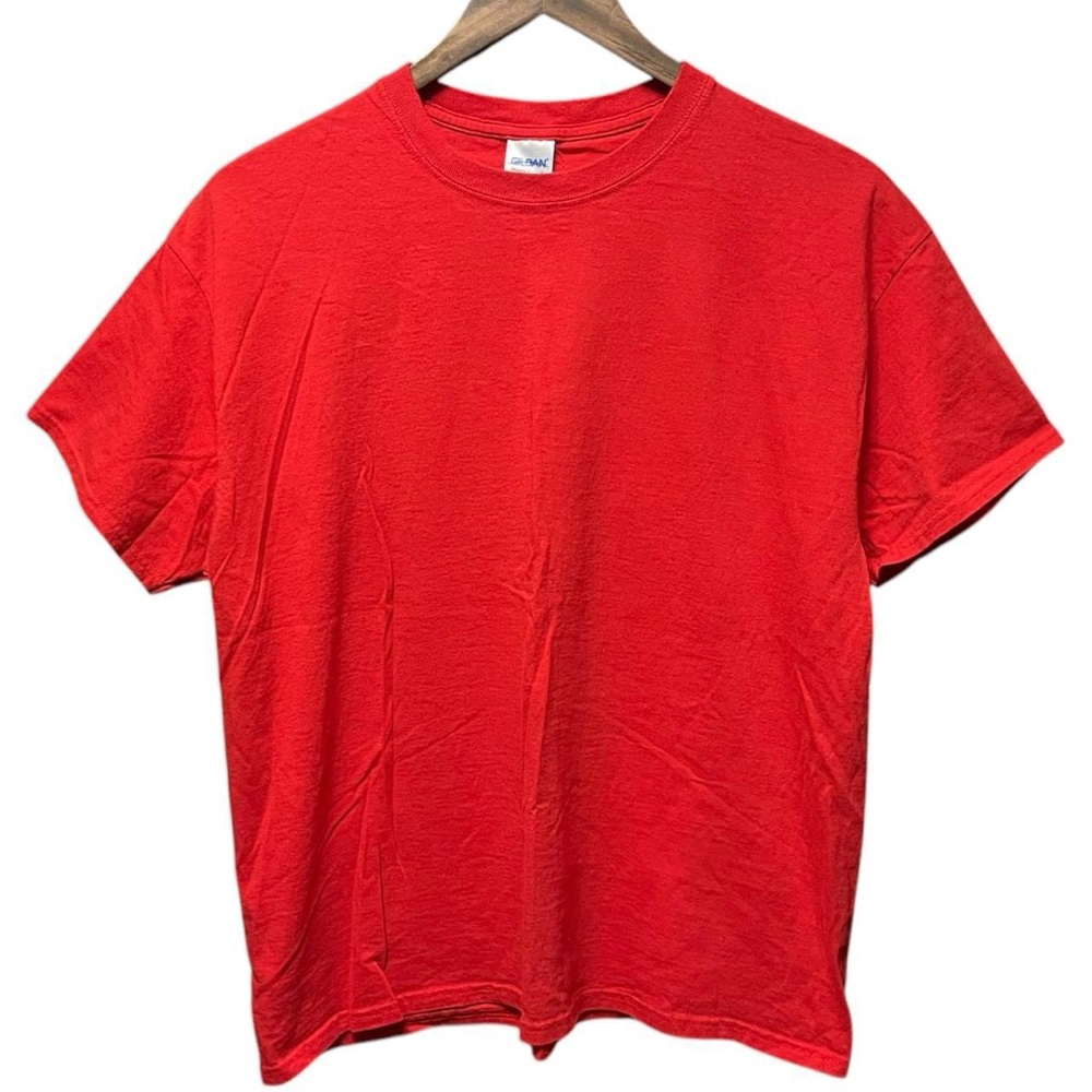 plain blank red Gilden heavy cotton short sleeve crewneck casual T-shirt